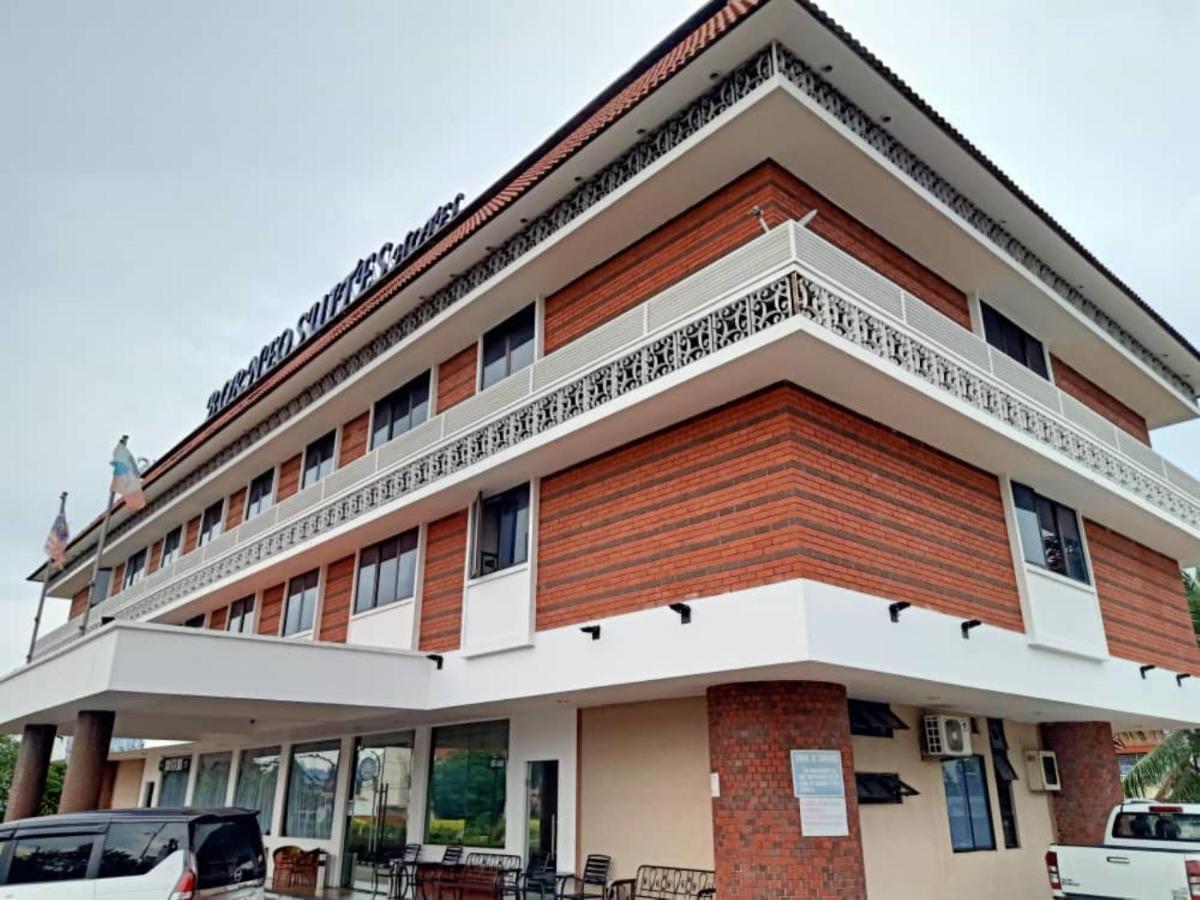 Super Oyo 90464 Borneo Suites Hotel Kota Kinabalu Buitenkant foto