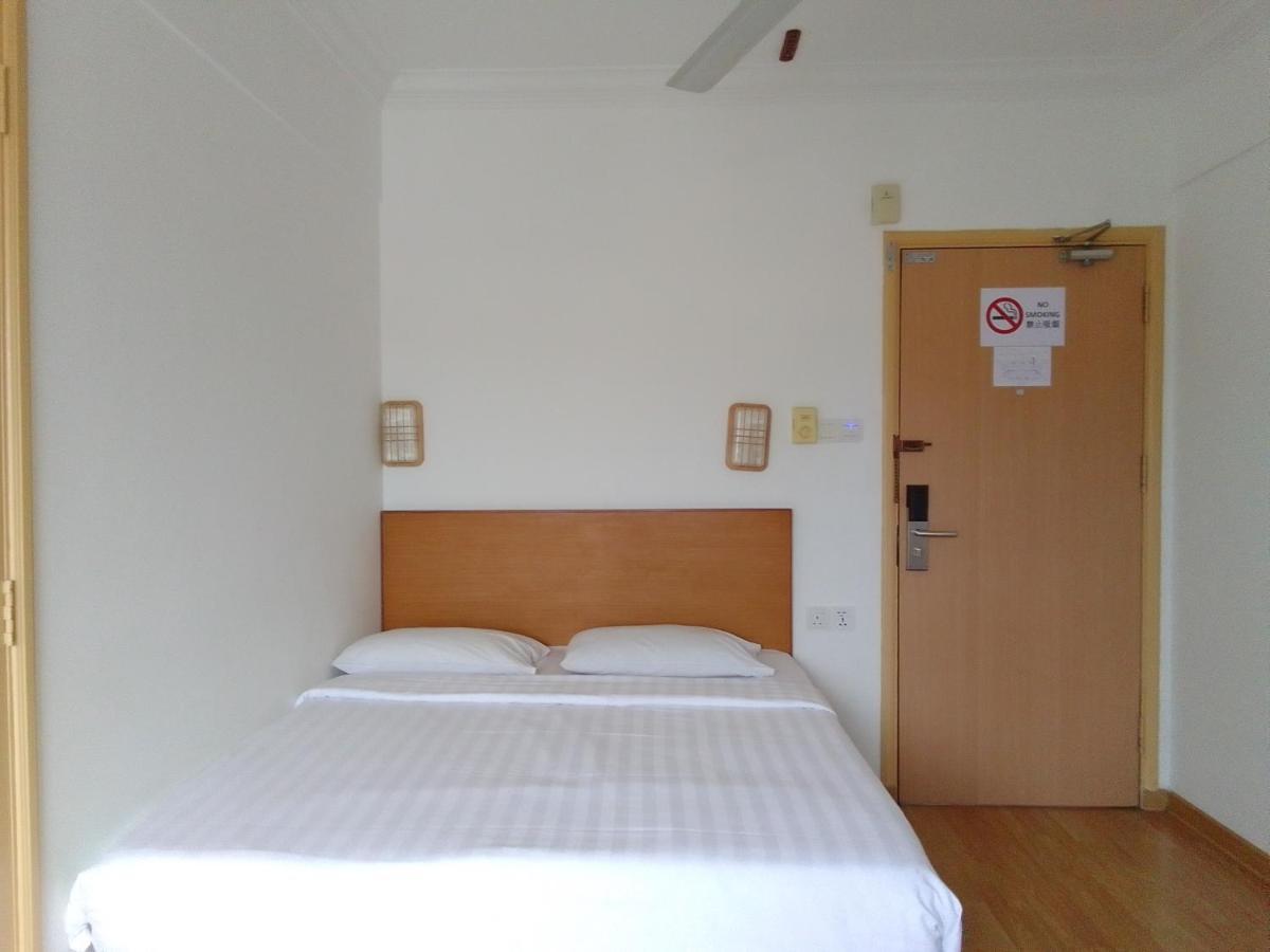 Super Oyo 90464 Borneo Suites Hotel Kota Kinabalu Buitenkant foto