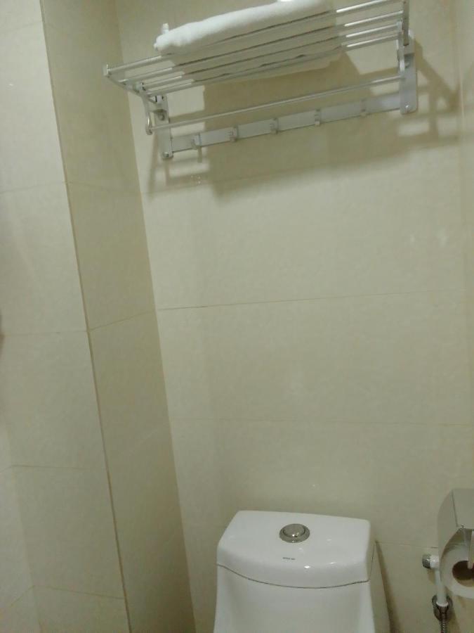 Super Oyo 90464 Borneo Suites Hotel Kota Kinabalu Buitenkant foto