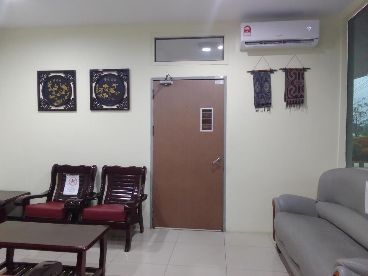 Super Oyo 90464 Borneo Suites Hotel Kota Kinabalu Buitenkant foto