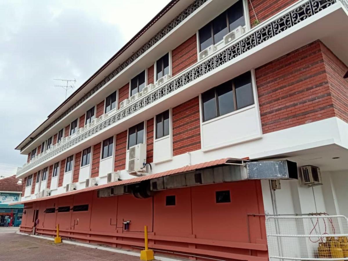 Super Oyo 90464 Borneo Suites Hotel Kota Kinabalu Buitenkant foto